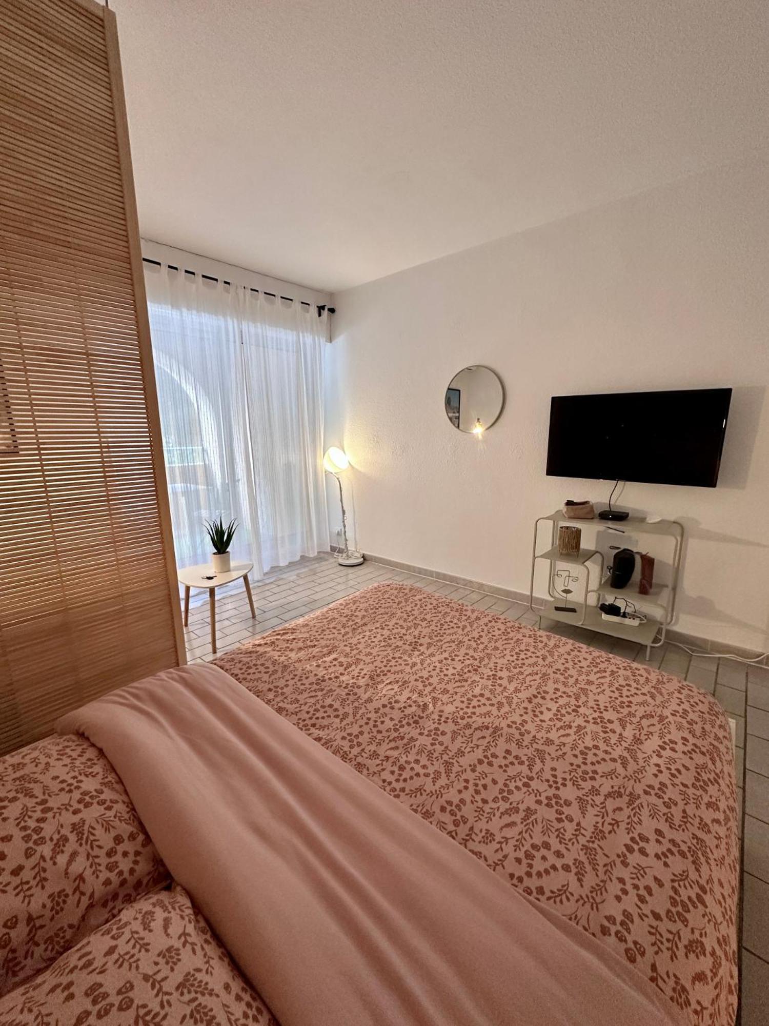 Studio Sur Le Port De Hyeres - A 2Min Des Plages, Clim & Balcon Hyères Exterior foto