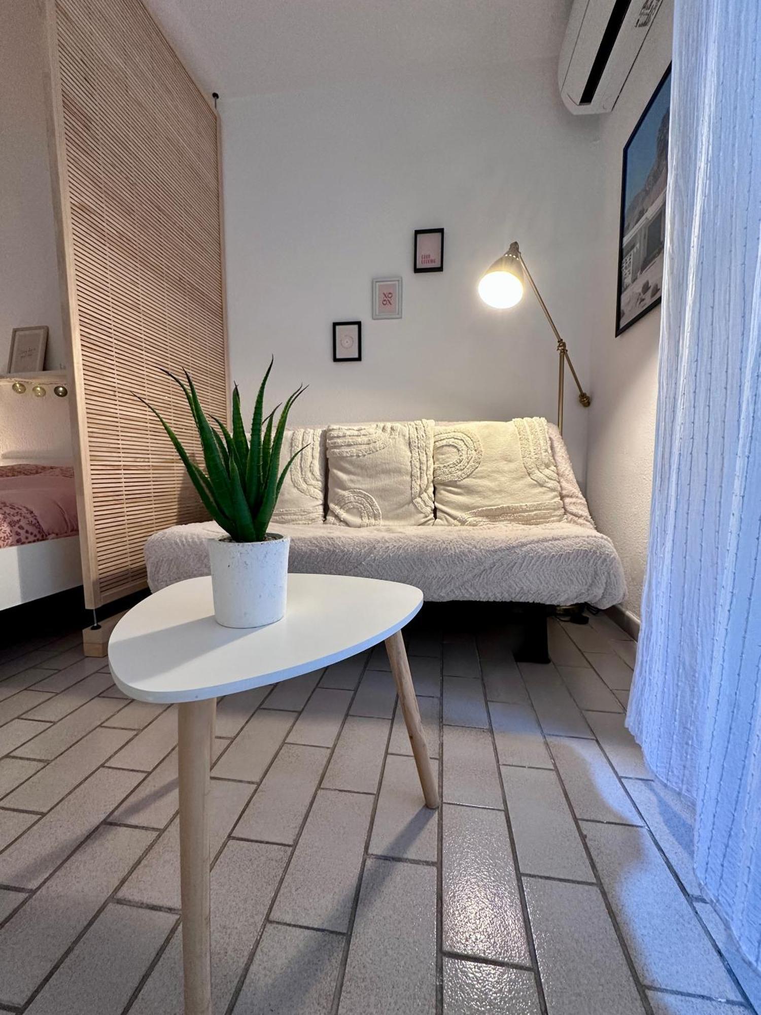 Studio Sur Le Port De Hyeres - A 2Min Des Plages, Clim & Balcon Hyères Exterior foto