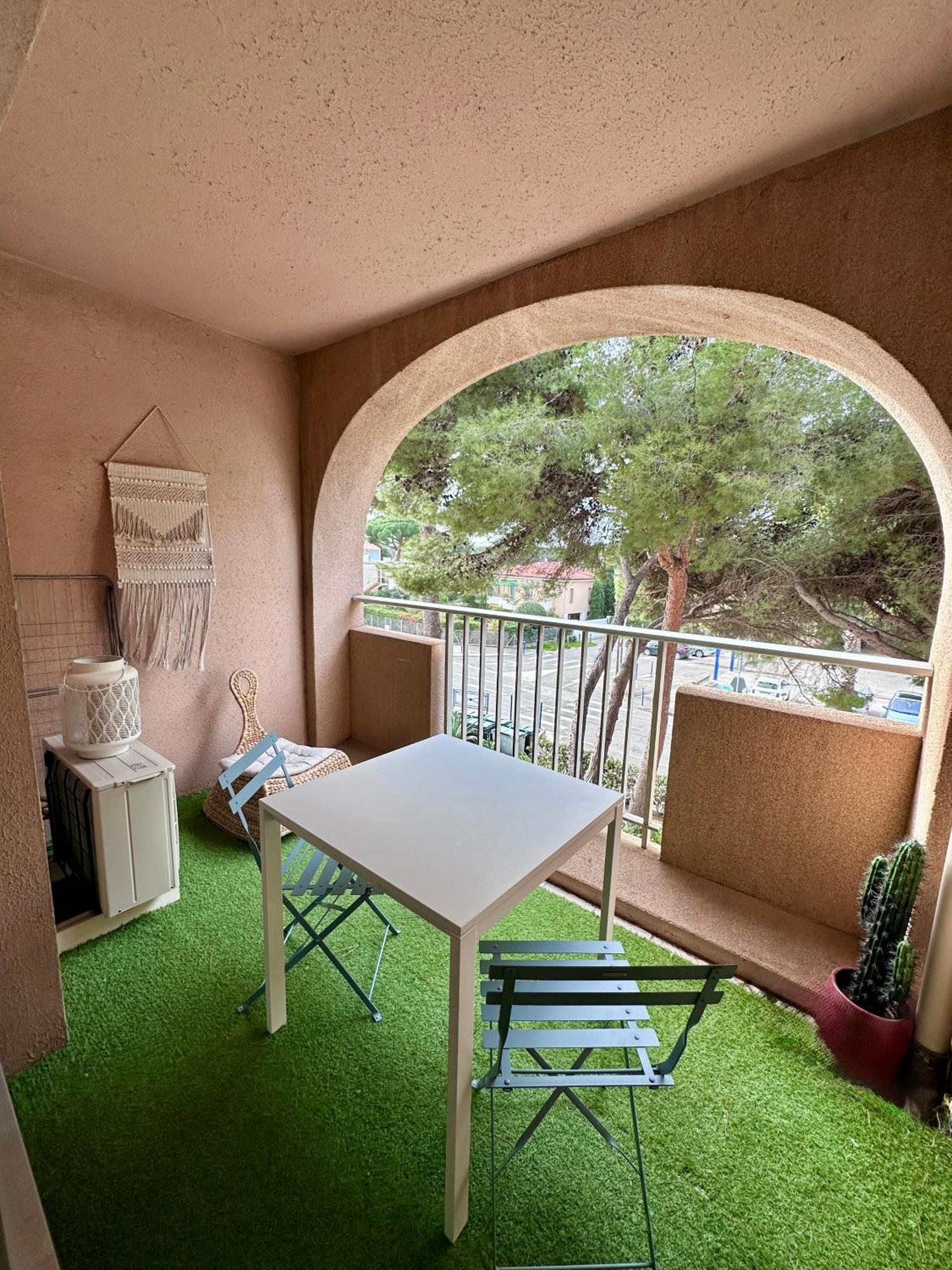 Studio Sur Le Port De Hyeres - A 2Min Des Plages, Clim & Balcon Hyères Exterior foto